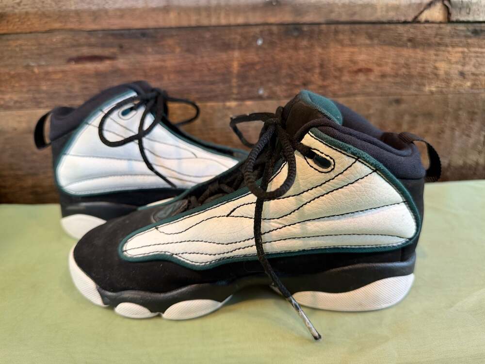 Nike Air Jordan 13 Retro GS 'Altitude' Size 2Y